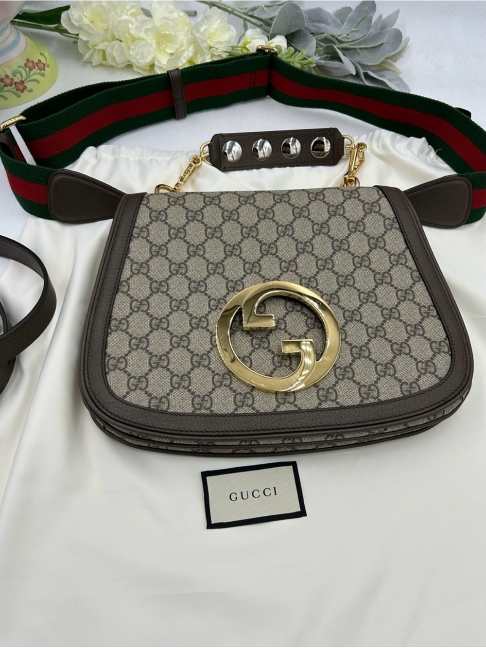 Women’s Gucci Blondie iconic GG Supreme canvas shoulder Bag made in Italy